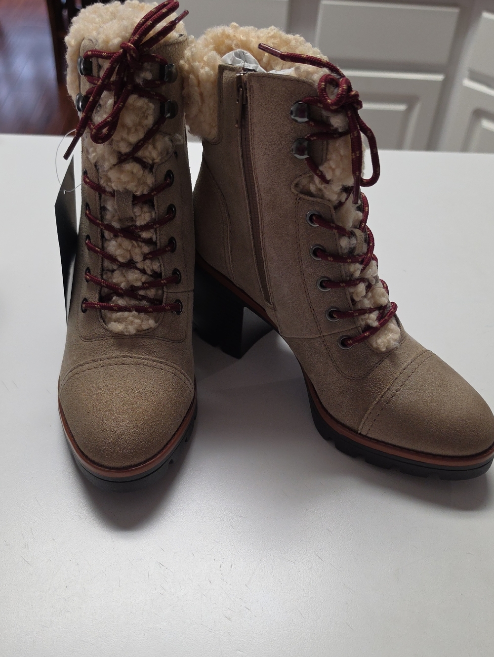 New Womens Naturalizer Oatmeal Color Waterproof Booties With Fur. Size 8.5 Med - Picture 4 of 11